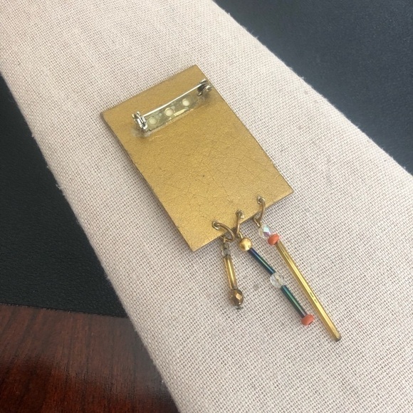 Vintage Gold Tone Brooch - Picture 2 of 3